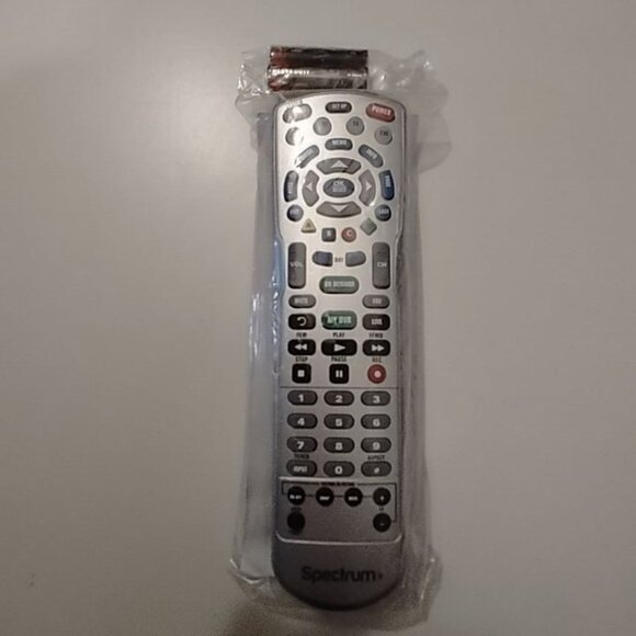 SPECTRUM REMOTE CONTROL-NEW WITH BATTERIES & INSTRUCTIONS-NEW - Picture 1 of 2